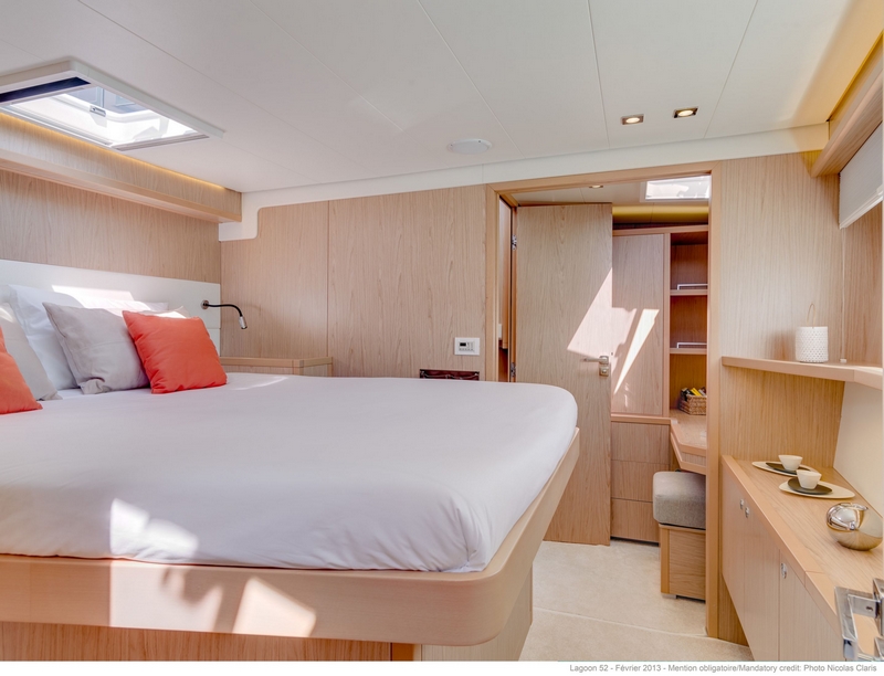luxe catamaran ruime slaapcabine