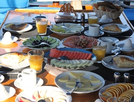 ontbijt buffet op Turkse Gulet